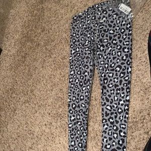 Brand new Pink Lily leggings.